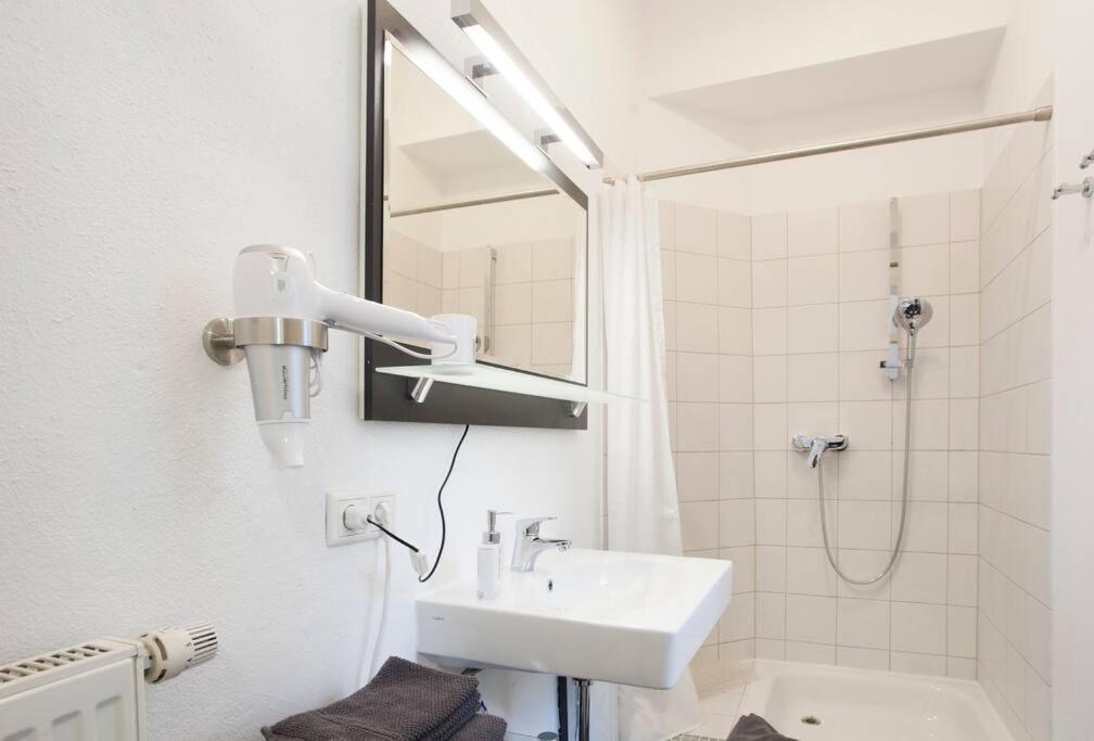 נירנברג Exclusive 2-Room Souterrain Apartment מראה חיצוני תמונה